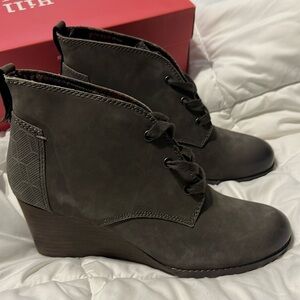 Cobb Hill by Rockport Olive Wedge Chukka Boot Women’s Size 11